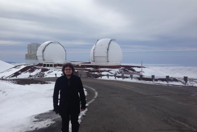 L’astrophysicien Jonathan Gagné lors de son expédition au télescope IRTF, à Hawaï, en 2014.