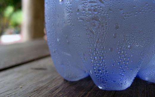 Condensation on water bottle - License GNU Free Documentation Licence