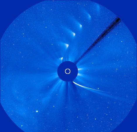 Clichés de la comète ISON pris par le satellite SOHO 