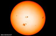 La surface du Soleil, photographiée le 28 octobre 2003 © SOHO