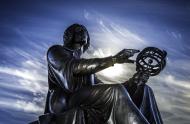 Statut Copernic devant le Planétarium