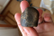 Qui va à la chasse garde sa météorite! Ce fragment d’une taille de 4 cm a été récupéré lors de la mission au Chili.