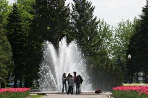Visitors in the Reception Gardens at the Montréal Botanical Garden