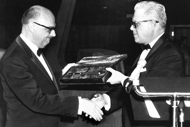 Dr Gendron hands over key to the Planetarium to Mayor Drapeau.
