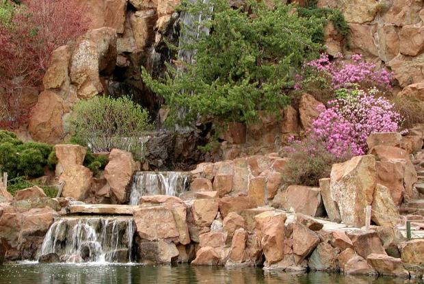 Trois éléments d'un jardin chinois traditionnel