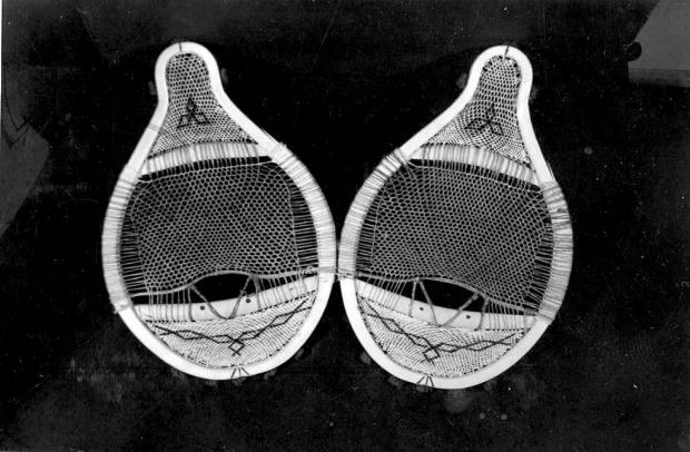 Beaver tail snowshoes of Mistassini manufacture (Lake Mistassini 1944) Beaver tail snowshoes of Mistassini manufacture (Lake Mistassini 1944)