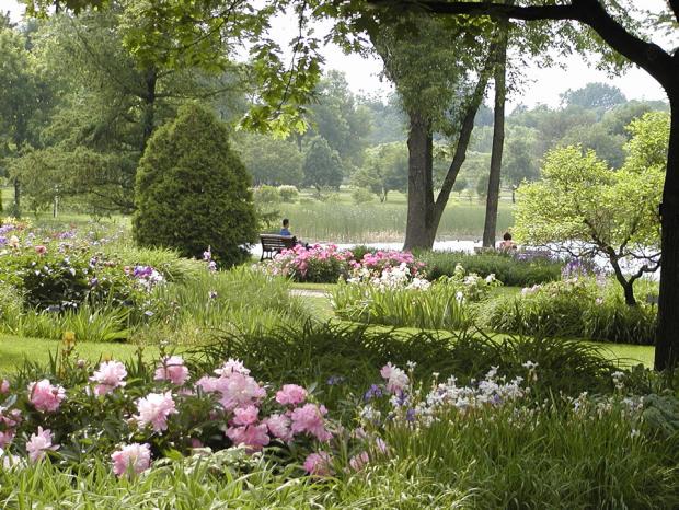 Gardens of the Flowery Brook and the pond.