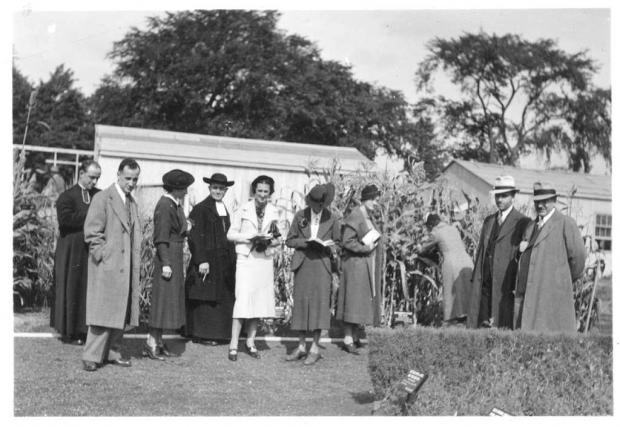 Opening day for classes in Economic Botany, 1937